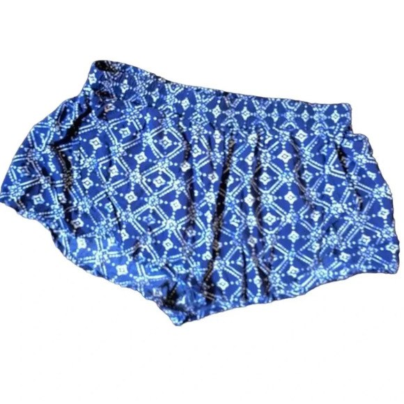 FOREVER 21 Flowy Dark Blue Purple Batik Print Shorts - size medium - Picture 1 of 5